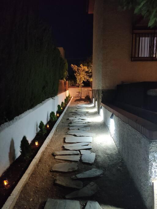 Chalet con piscina en entorno idílico La Zubia  Exterior foto