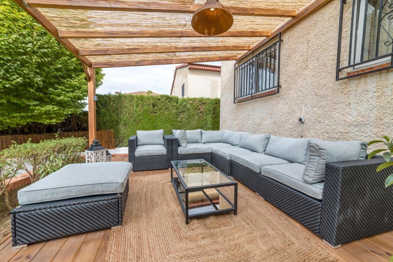 Chalet con piscina en entorno idílico La Zubia  Exterior foto