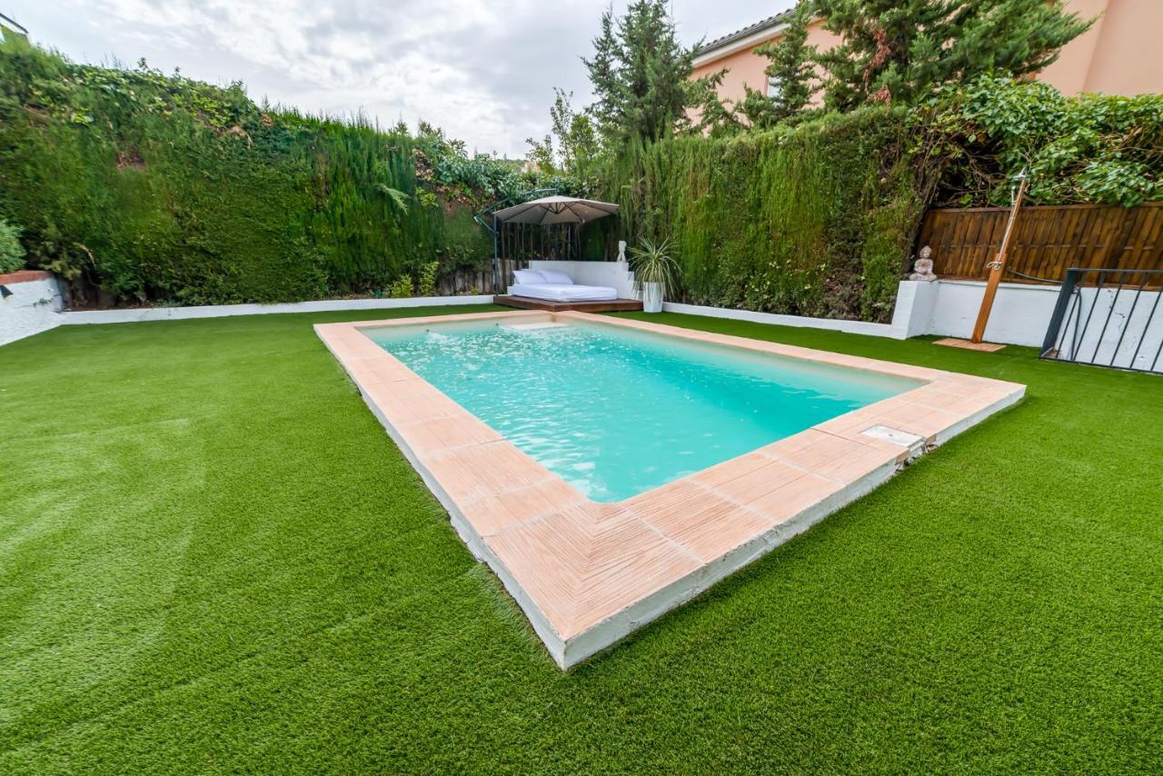 Chalet con piscina en entorno idílico La Zubia  Exterior foto